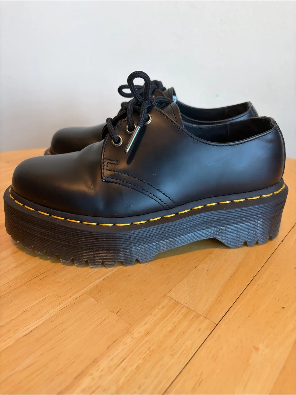 DOC MARTENS 1461 SMOOTH LEATHER PLATFORM SHOES Size 5